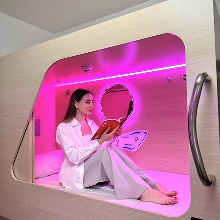 Hostel Berloga Capsule Jbr Dubaj Exteriér fotografie